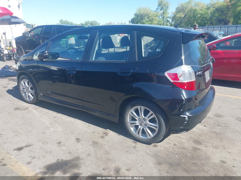 2010 HONDA FIT VIN: JHMGE8H40AC039689