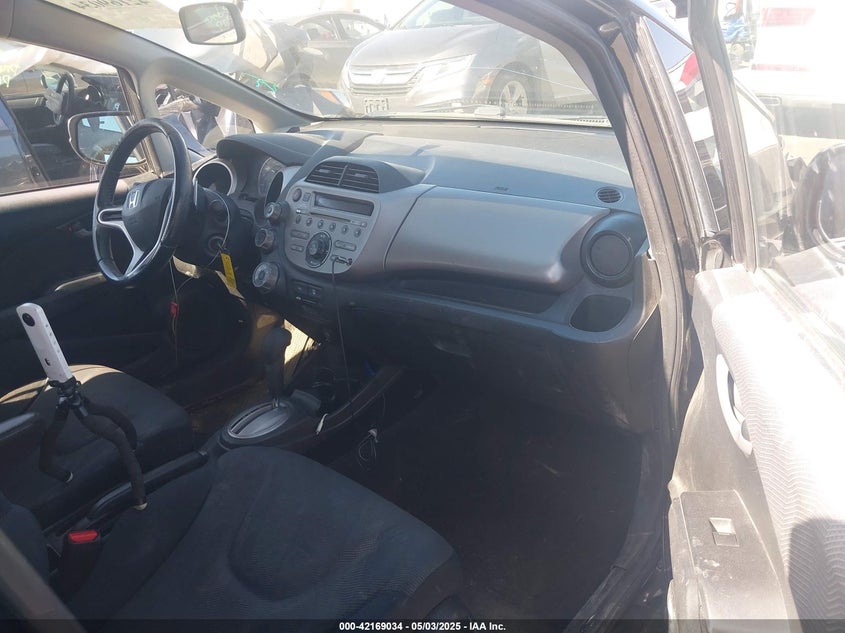 2010 HONDA FIT VIN: JHMGE8H40AC039689