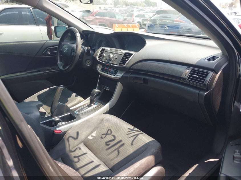 2013 HONDA ACCORD VIN: 1HGCR2F59DA128711