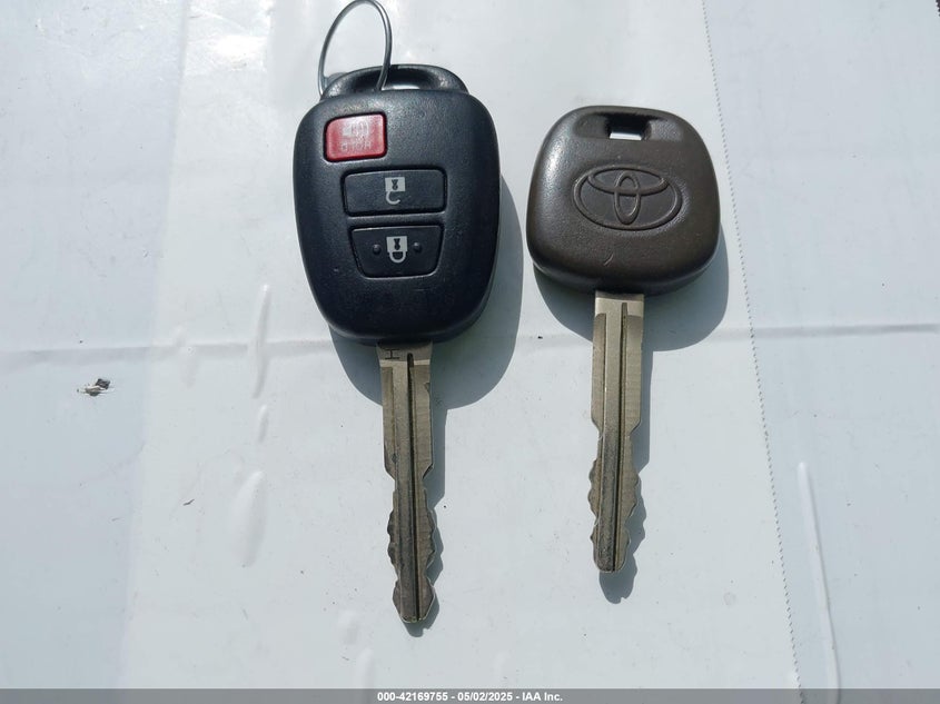 2013 TOYOTA RAV4 XLE - JTMRFREV9DD024522