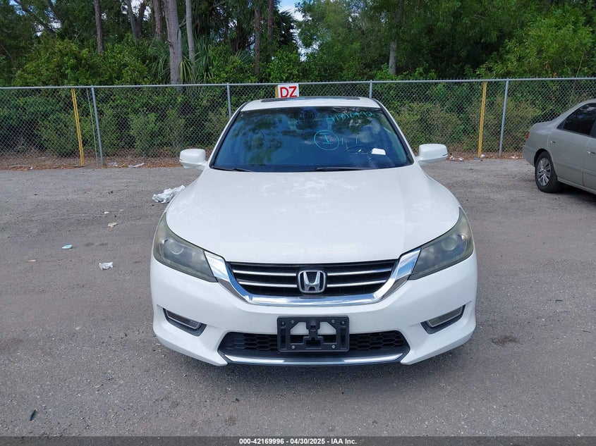 2013 HONDA ACCORD VIN: 1HGCR3F87DA011628