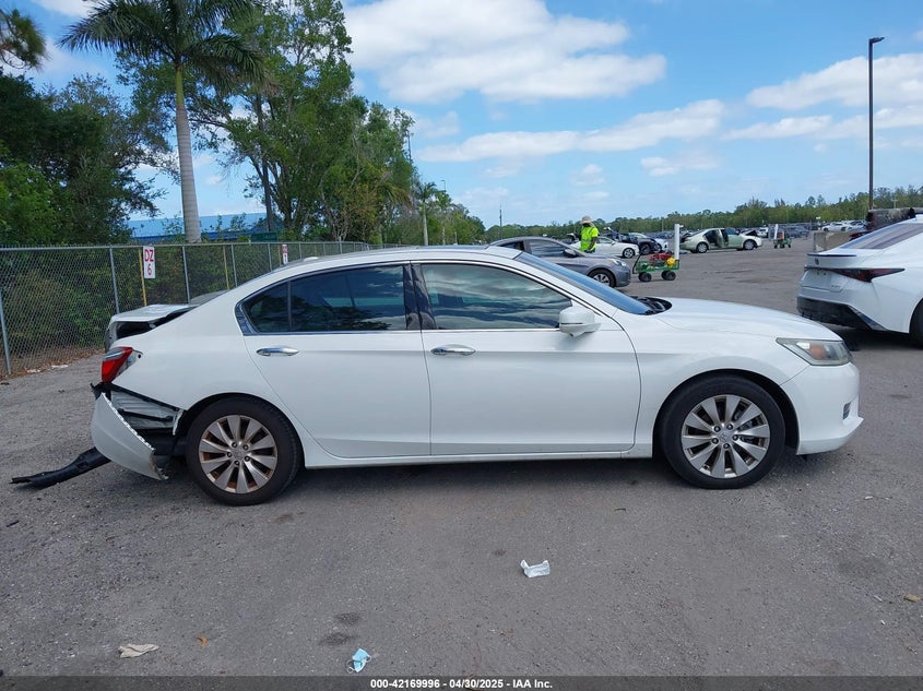 2013 HONDA ACCORD VIN: 1HGCR3F87DA011628