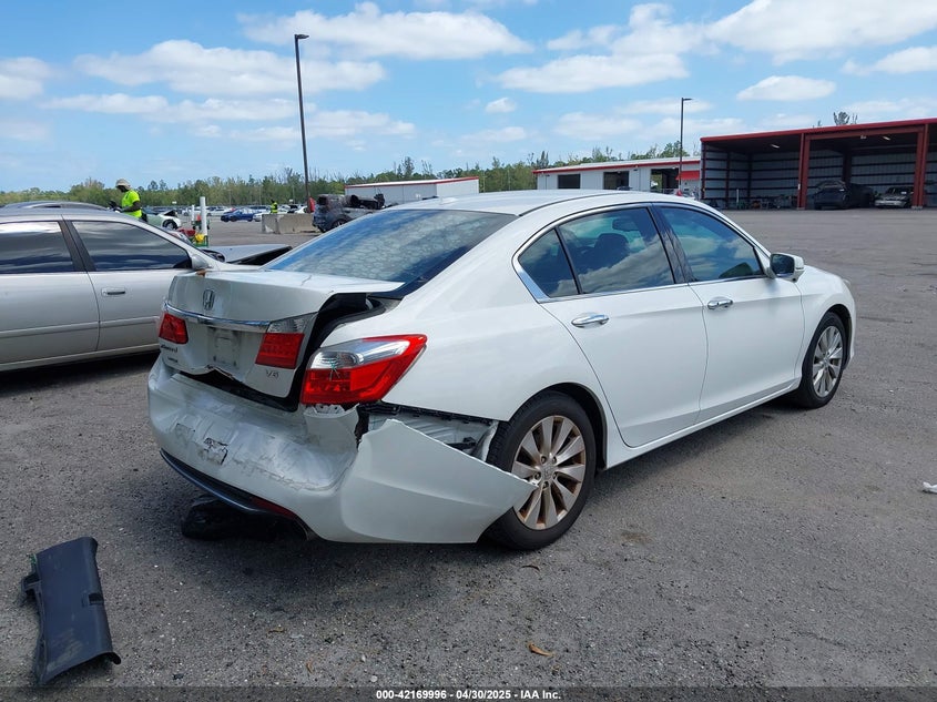2013 HONDA ACCORD VIN: 1HGCR3F87DA011628