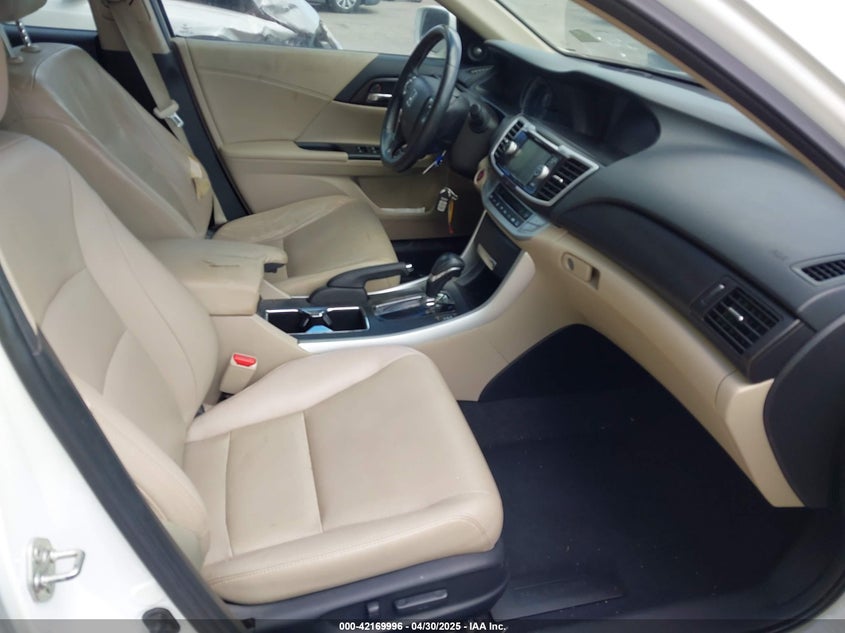 2013 HONDA ACCORD VIN: 1HGCR3F87DA011628
