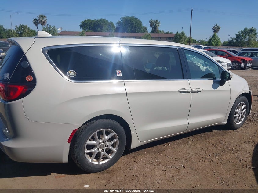 2017 CHRYSLER PACIFICA VIN: 2C4RC1DG6HR633826