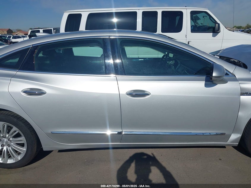VIN 1G4ZP5SZXJU122558 2018 BUICK LACROSSE ESSENCE