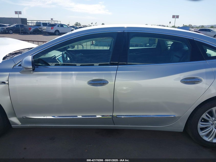 VIN 1G4ZP5SZXJU122558 2018 BUICK LACROSSE ESSENCE