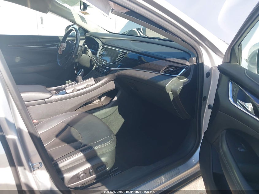 VIN 1G4ZP5SZXJU122558 2018 BUICK LACROSSE ESSENCE
