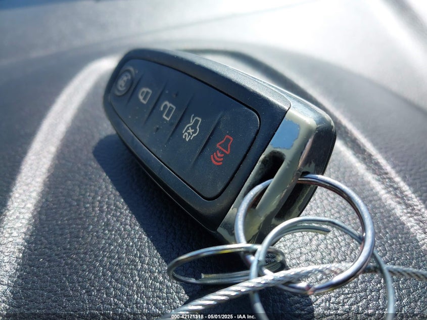 2019 FORD ESCAPE VIN: 1FMCU9J90KUB69249