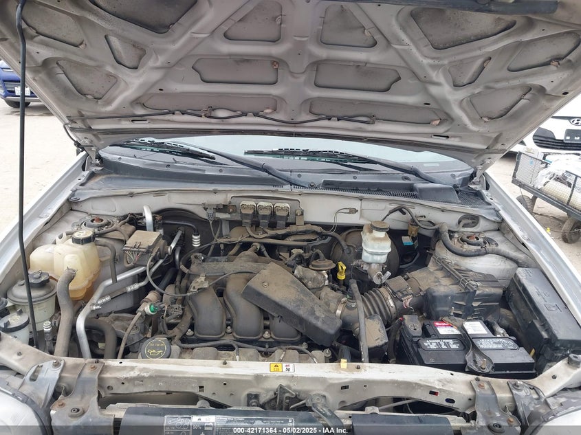 2006 FORD ESCAPE VIN: 1FMYU94196KA30220