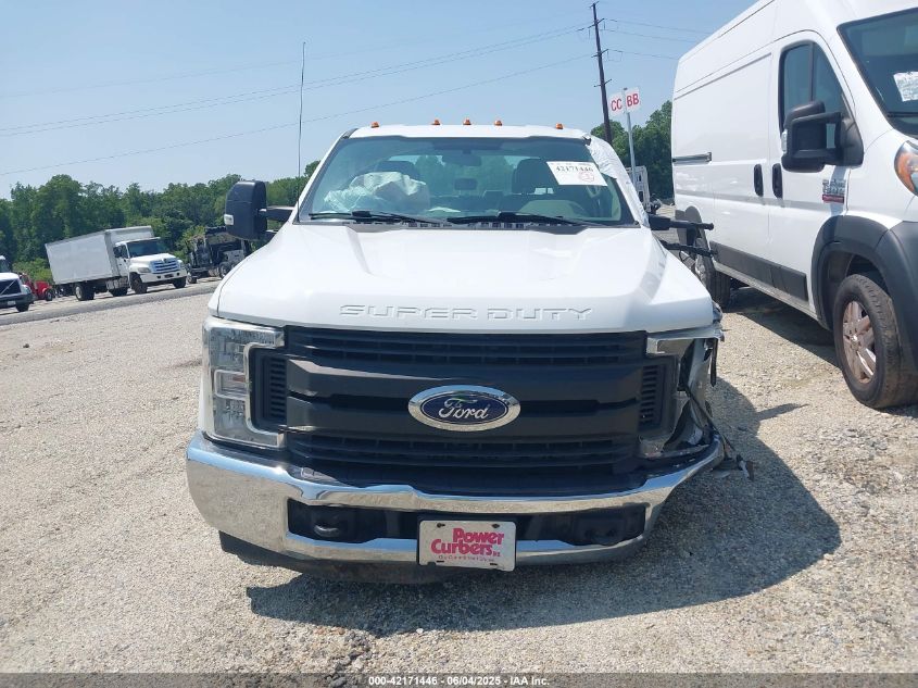 2017 Ford F-350 Chassis Xl VIN: 1FD8W3GTXHEC23000 Lot: 42171446