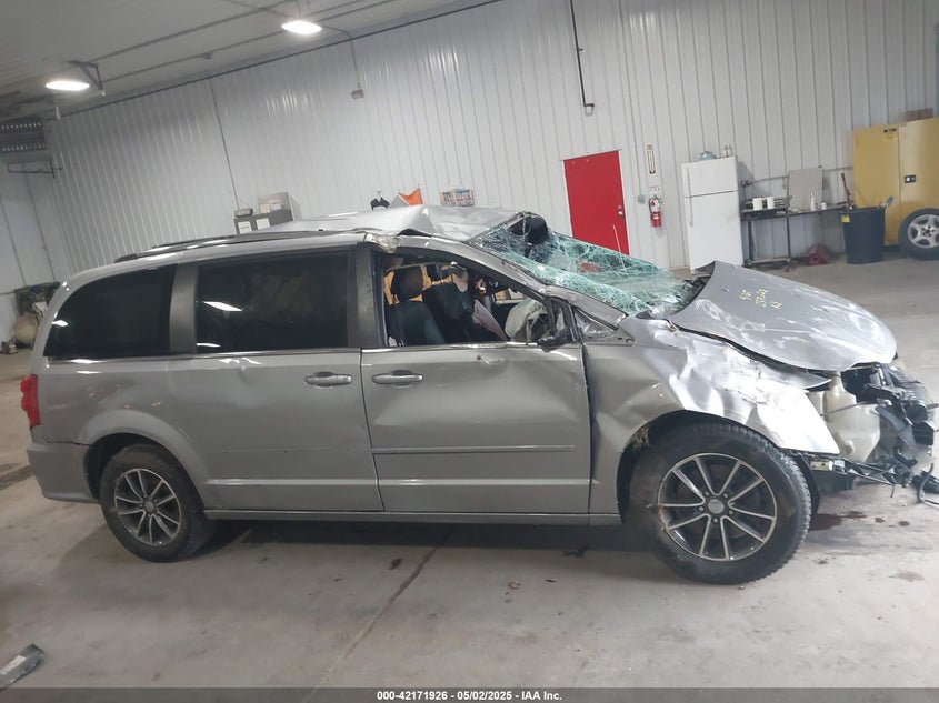 2017 DODGE GRAND CARAVAN SXT - 2C4RDGCG8HR737865