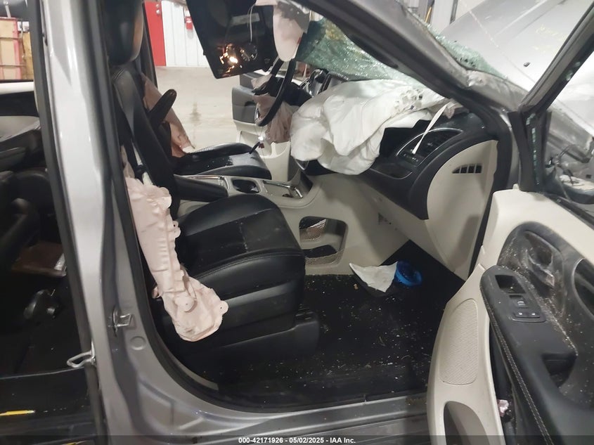 2017 DODGE GRAND CARAVAN SXT - 2C4RDGCG8HR737865