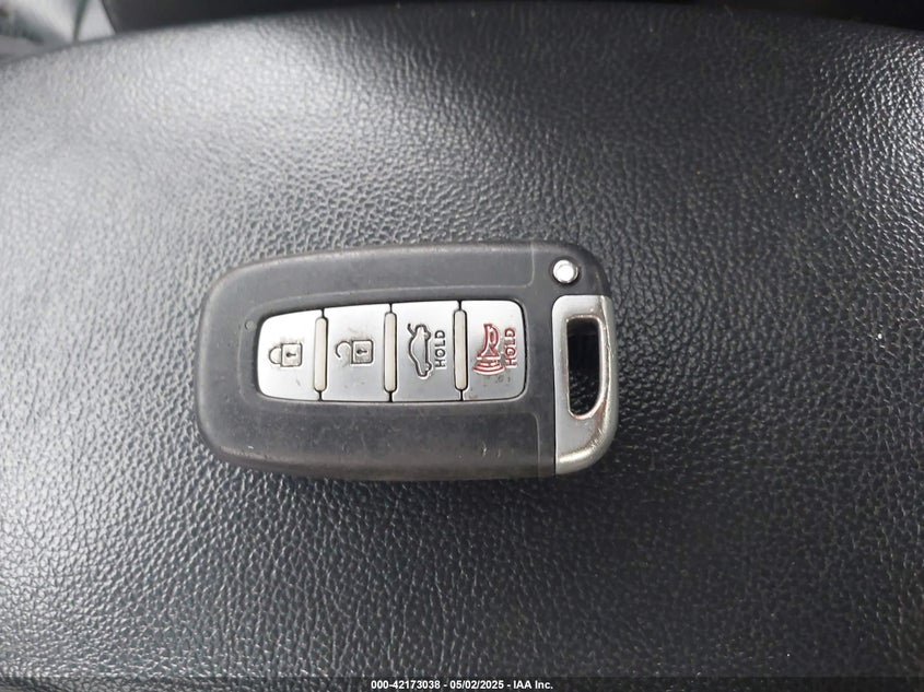 2012 HYUNDAI ELANTRA VIN: KMHDH4AE7CU318637