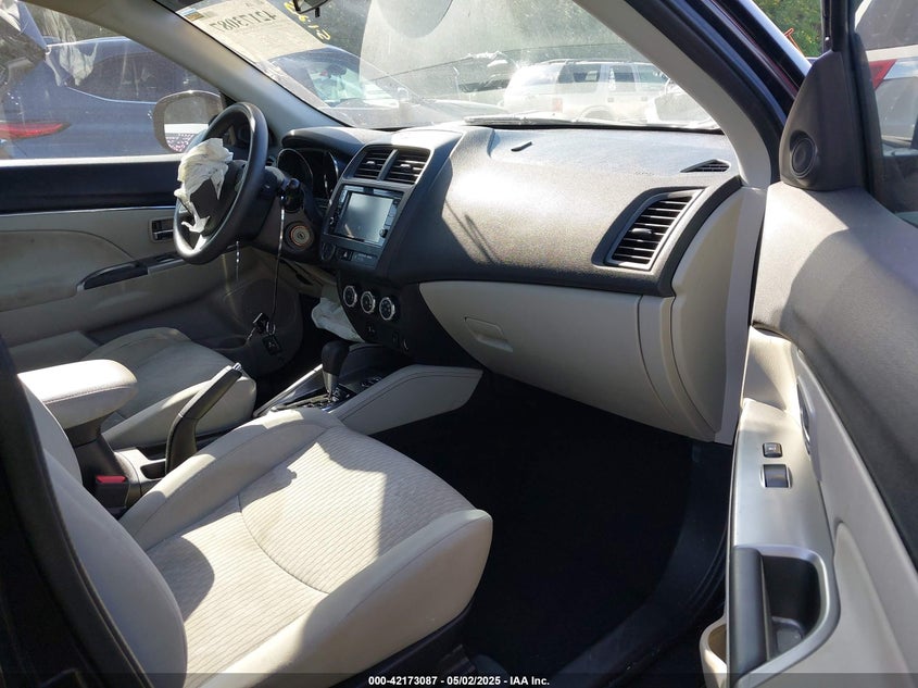 2018 MITSUBISHI OUTLANDER SPORT VIN: JA4AR3AU2JZ003194