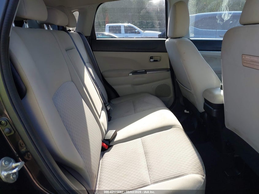 2018 MITSUBISHI OUTLANDER SPORT VIN: JA4AR3AU2JZ003194