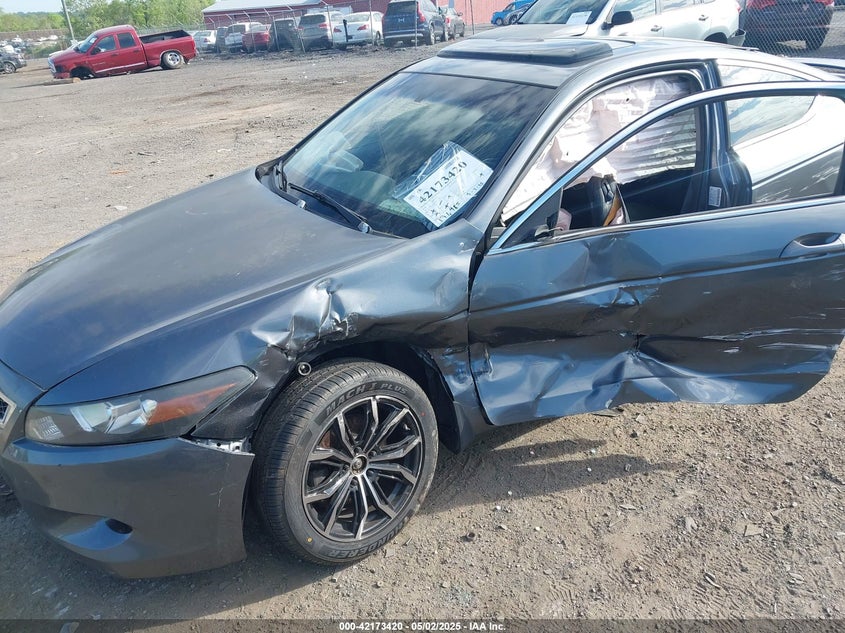2008 HONDA ACCORD VIN: 1HGCS12858A015469