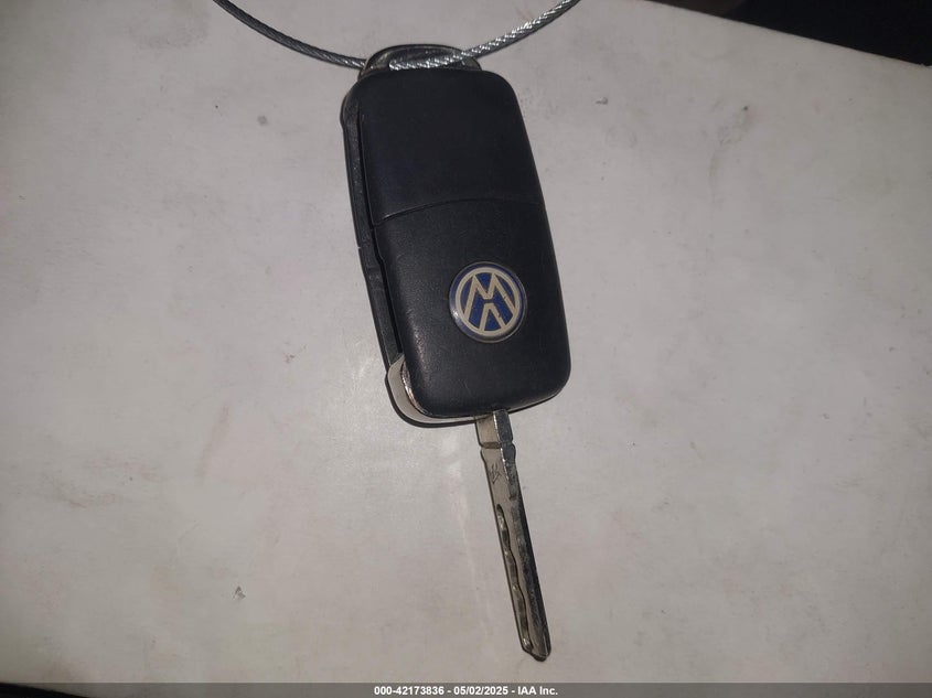 2009 VOLKSWAGEN JETTA VIN: 3VWKM71K49M283693