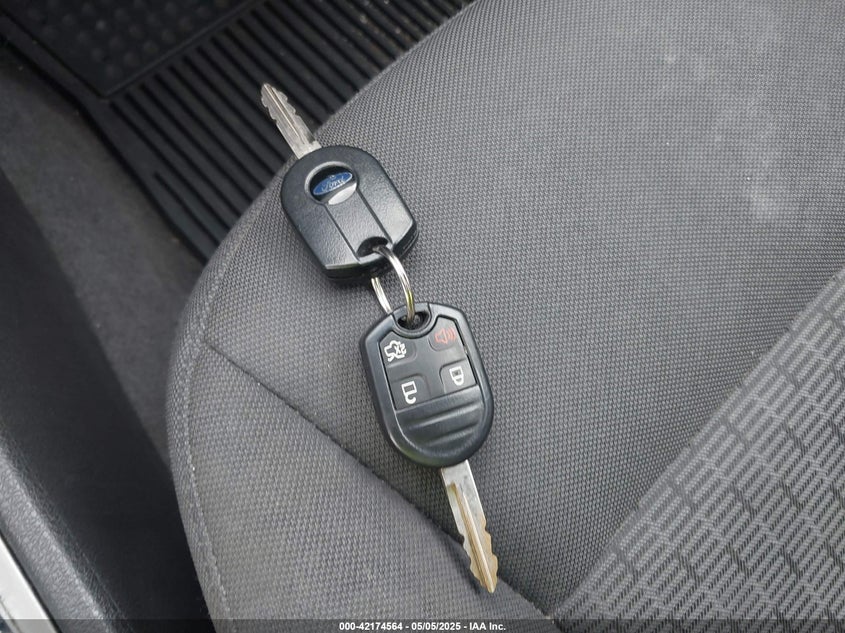 2010 FORD FUSION VIN: 3FAHP0HA7AR275223
