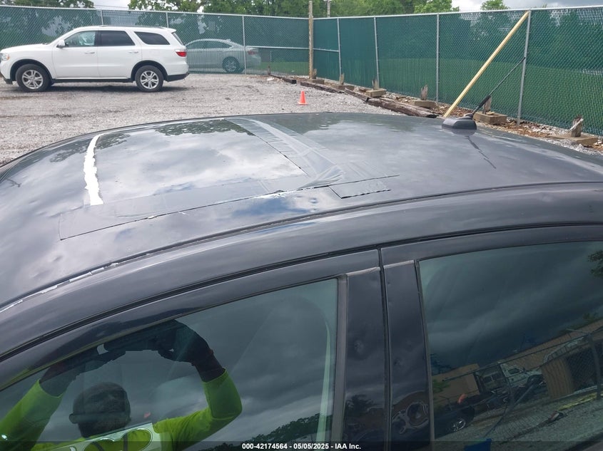 2010 FORD FUSION VIN: 3FAHP0HA7AR275223