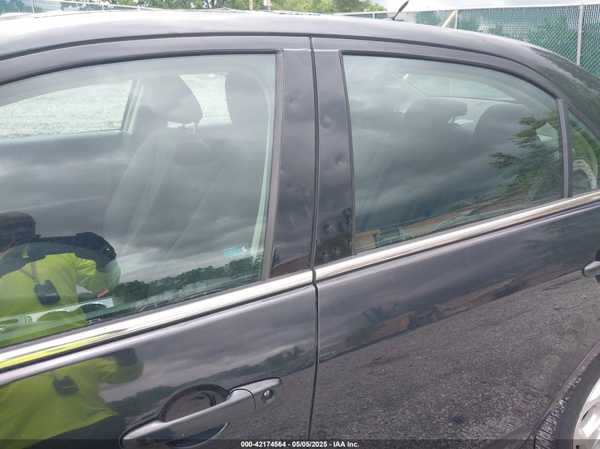 2010 FORD FUSION VIN: 3FAHP0HA7AR275223