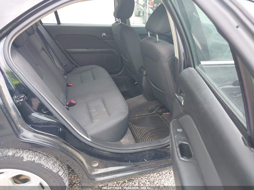 2010 FORD FUSION VIN: 3FAHP0HA7AR275223