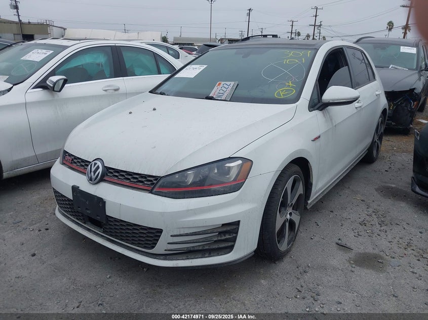 3VW447AU3HM010429 2017 VOLKSWAGEN GOLF GTI photo no. 2