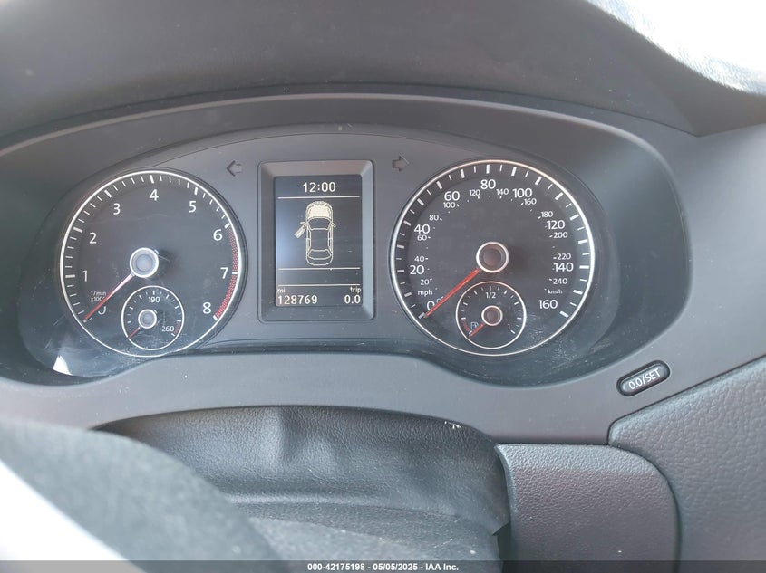 2013 VOLKSWAGEN JETTA VIN: 3VW5T7AJ9DM434883