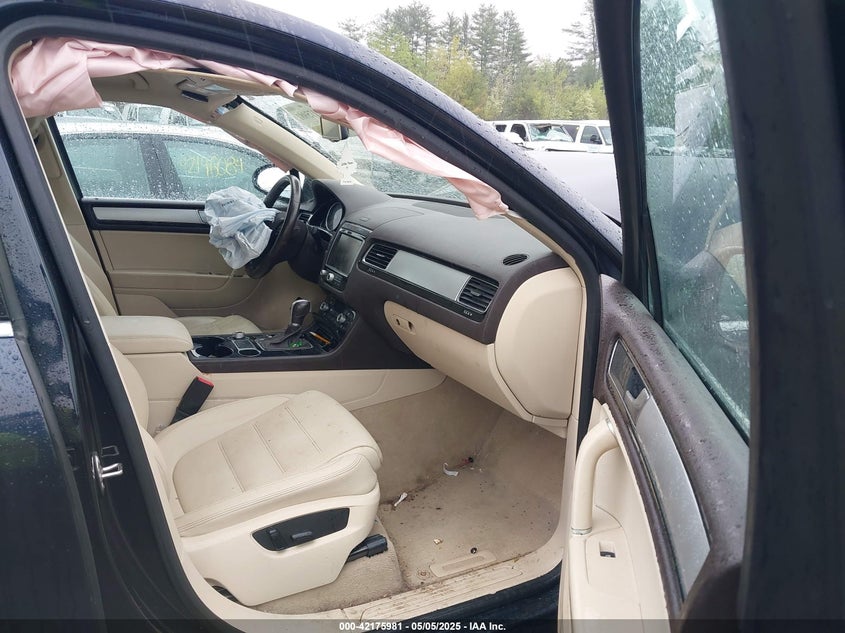 2016 VOLKSWAGEN TOUAREG VR6 SPORT - WVGEF9BP7GD008159