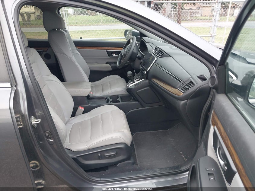 2017 HONDA CR-V VIN: 2HKRW2H83HH625986