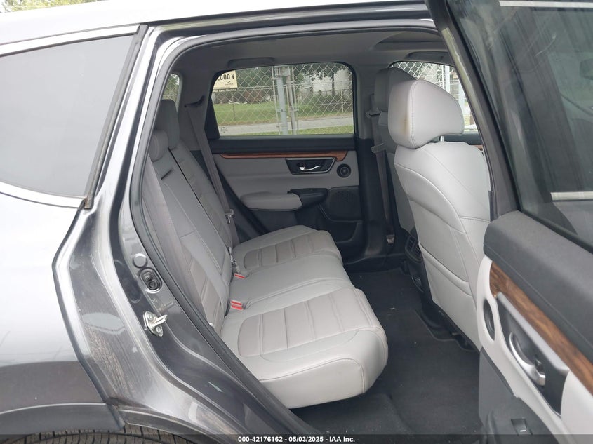 2017 HONDA CR-V VIN: 2HKRW2H83HH625986