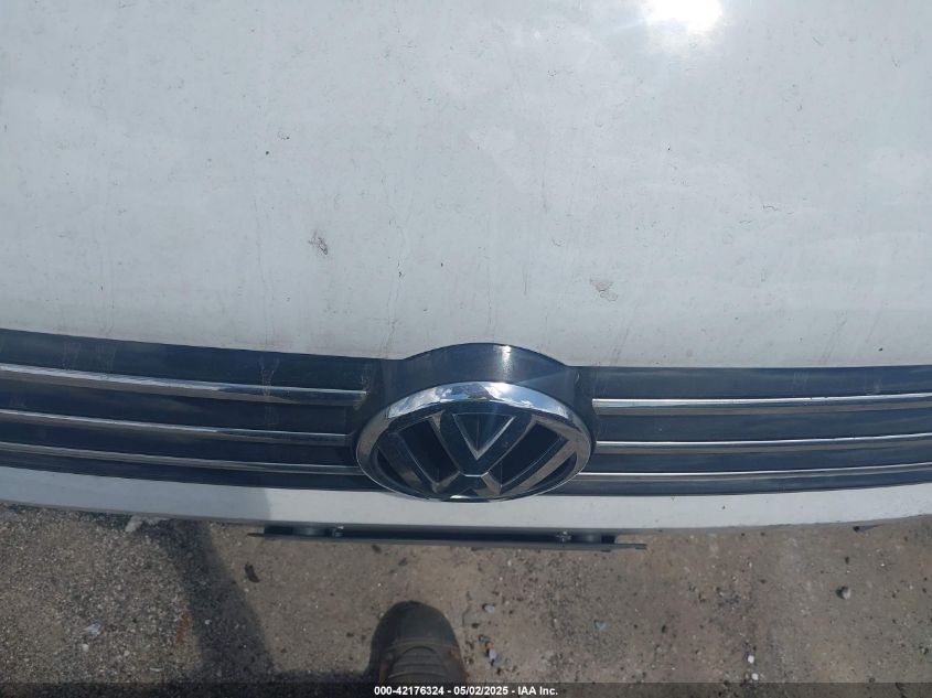 2013 Volkswagen Passat 2.5L Se VIN: 1VWBH7A39DC084677 Lot: 42176324