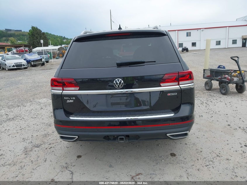 2021 VOLKSWAGEN ATLAS VIN: 1V2BR2CA9MC576221
