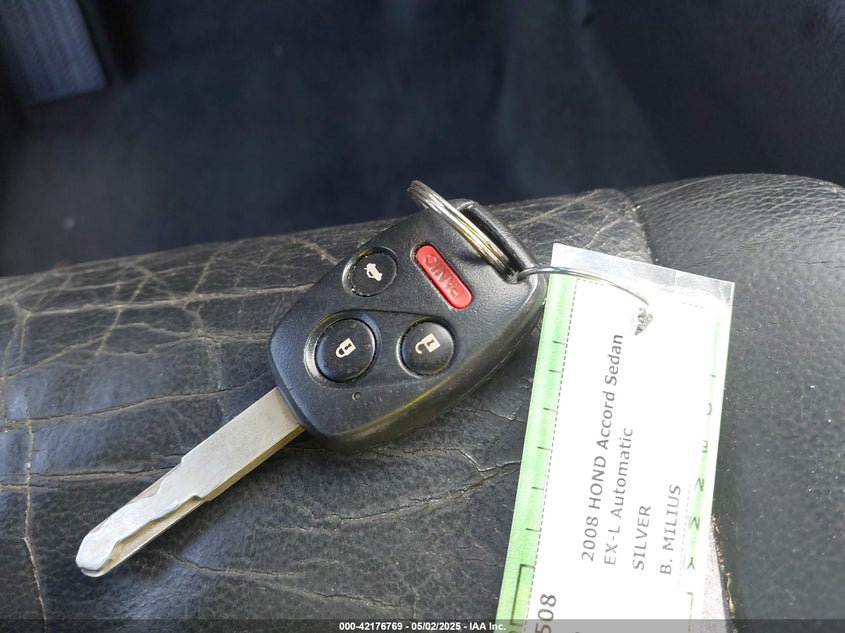 2008 HONDA ACCORD VIN: 1HGCP26878A065789