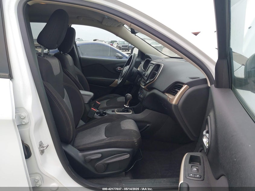 VIN 1C4PJLAB4HW619593 2017 JEEP CHEROKEE ALTITUDE FWD