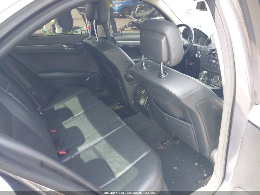 2009 MERCEDES-BENZ C 300 VIN: WDDGF81X89R061439