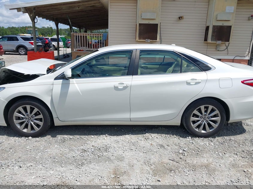 TOYOTA CAMRY - zdjęcie 14