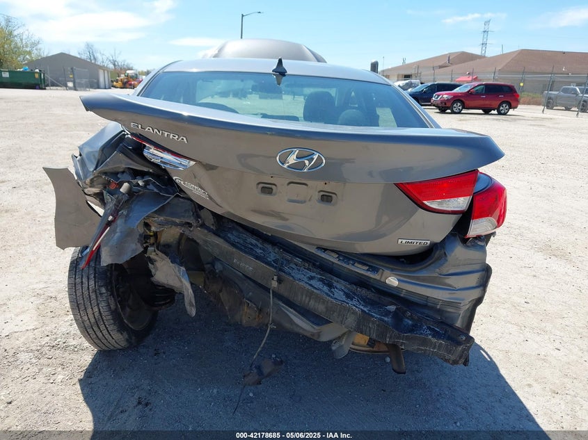 2013 HYUNDAI ELANTRA VIN: 5NPDH4AE4DH270420