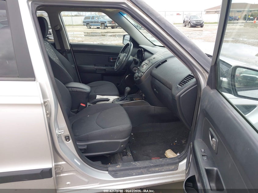 2011 KIA SOUL VIN: KNDJT2A22B7718652