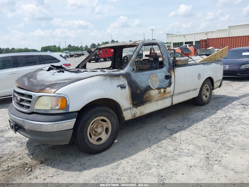 1FTRF17W52KA54827 2002 FORD F-150 photo no. 2