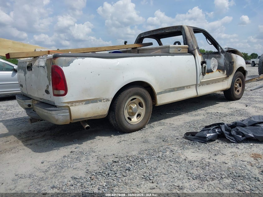 1FTRF17W52KA54827 2002 FORD F-150 photo no. 4