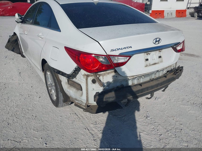 2014 HYUNDAI SONATA GLS - 5NPEB4AC1EH931410
