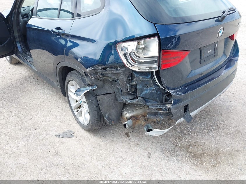 2015 BMW X1 VIN: WBAVL1C59FVY39812