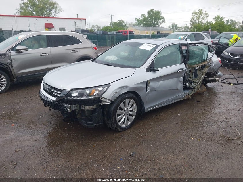 2013 HONDA ACCORD VIN: 1HGCR3F89DA012506
