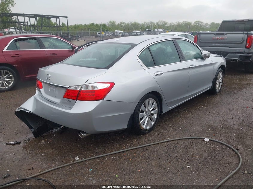 2013 HONDA ACCORD VIN: 1HGCR3F89DA012506