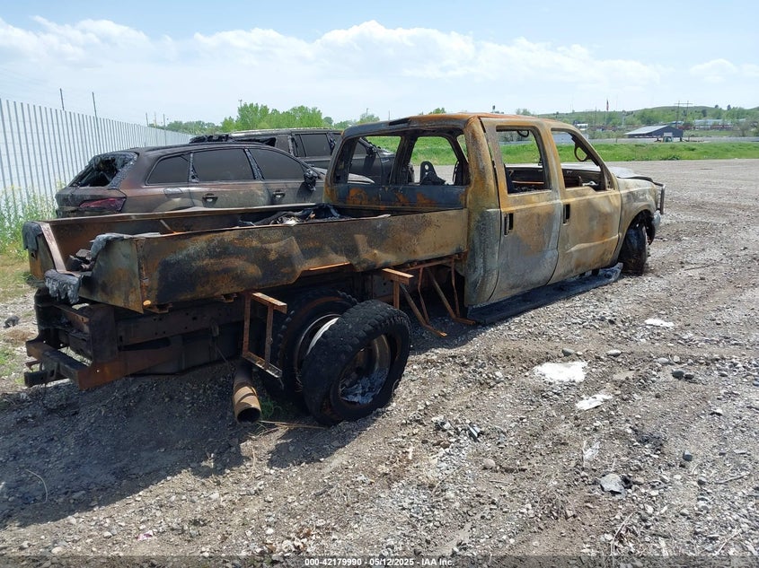 2001 Ford Super Duty F-550 Lariat/Xl/Xlt white other diesel 1FDAW56F31EB20807 photo #4