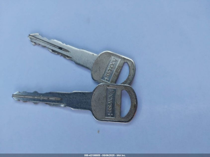 1998 Chevrolet K2500 Fleetside VIN: 1GCGK29JXWE256318 Lot: 42180009