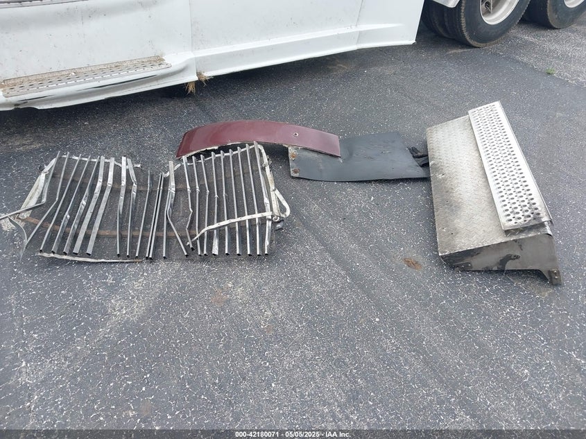 2007 International 9900 9900Ix VIN: 2HSCKAPR27C42188 Lot: 42180071