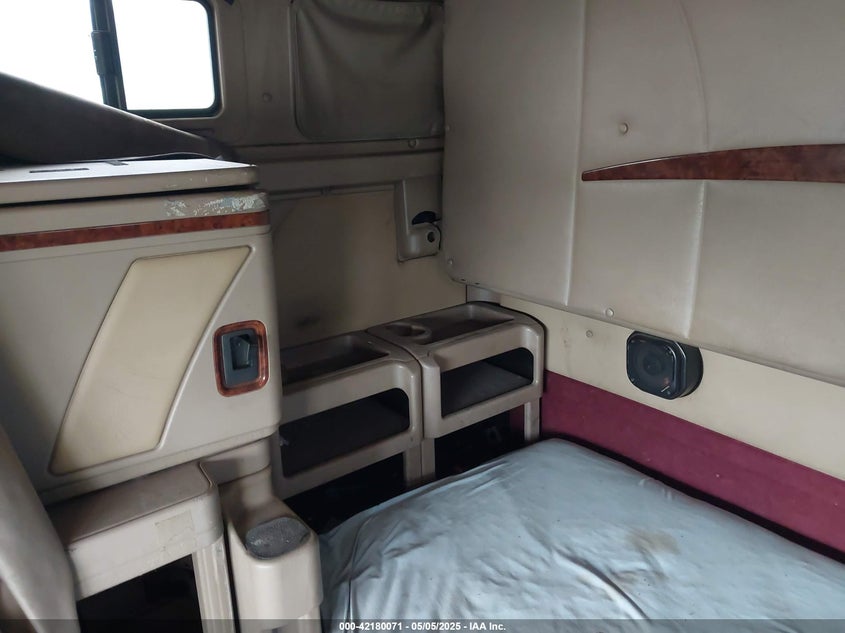 2007 International 9900 9900Ix VIN: 2HSCKAPR27C42188 Lot: 42180071