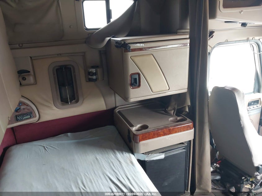 2007 International 9900 9900Ix VIN: 2HSCKAPR27C42188 Lot: 42180071